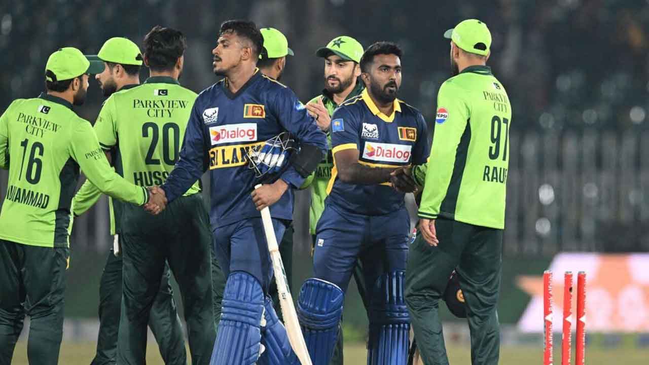 নিরাপত্তা উদ্বেগে পাকিস্তান ছাড়ছেন শ্রীলঙ্কার ক্রিকেটাররা, ঝুঁকিতে পুরো সিরিজ 1 নিরাপত্তা উদ্বেগে পাকিস্তান ছাড়ছেন শ্রীলঙ্কার ক্রিকেটাররা